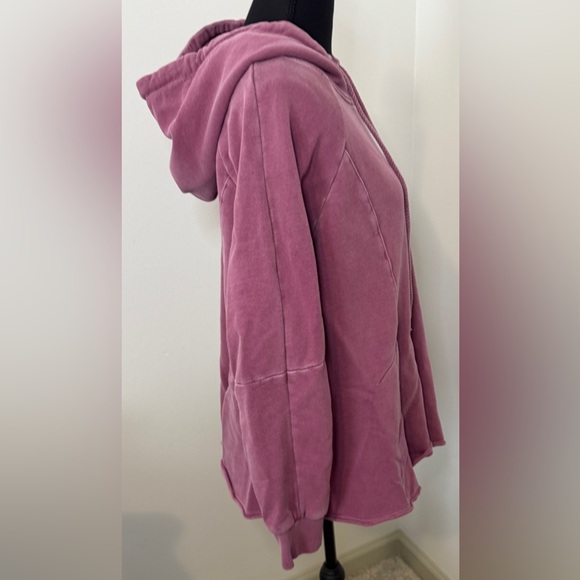 Anthropologie Pilcro Washed Berry Pleated Cotton Hooded Sweatshirt Size Medium - Picture 2 of 4